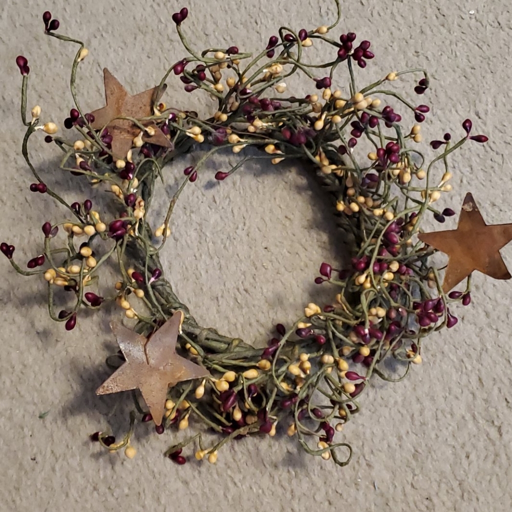 Metal star primitive berry wreath